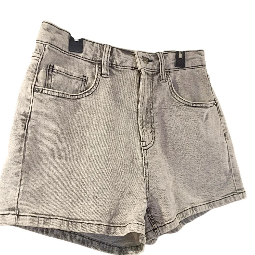 NWT Wild Fable Gray Whit Washed High Rise Denim Summer Shorts Size 6 Waist 28 - Picture 2 of 7